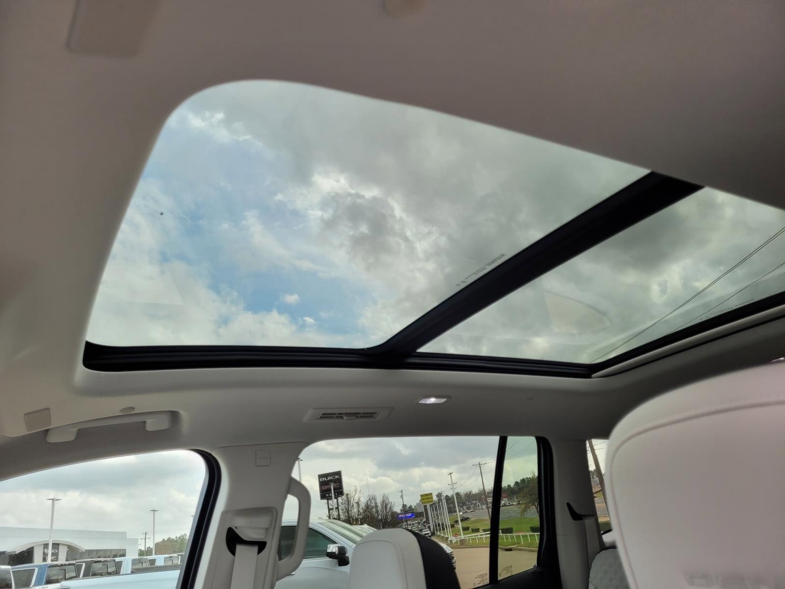 New 2026 GMC Acadia Denali w/ Super Cruise Package FWD image 9