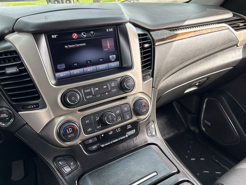 Used 2015 GMC Yukon XL Denali w/ Premium Package AWD/4WD image 44