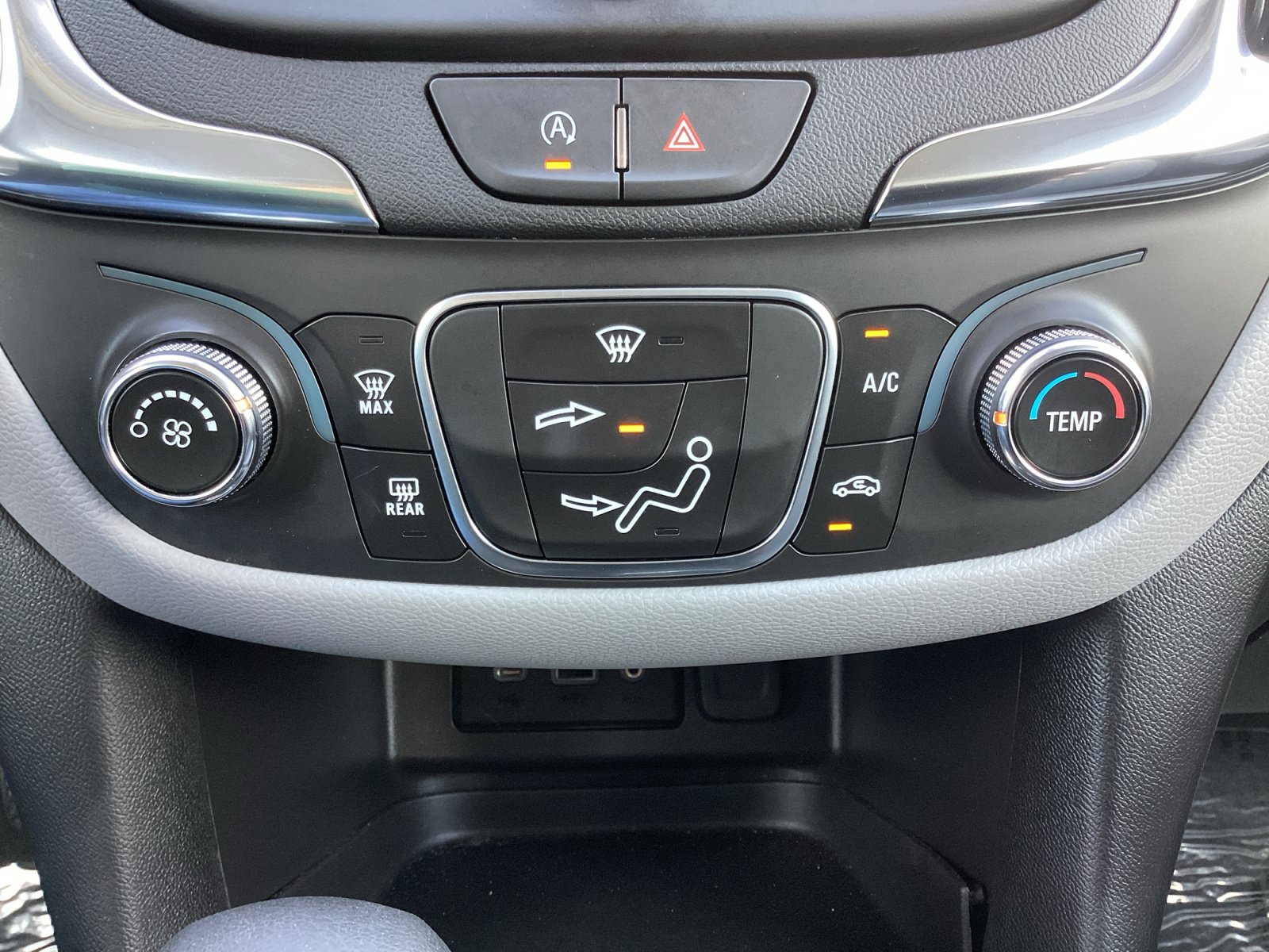 Used 2024 Chevrolet Equinox LS FWD image 22
