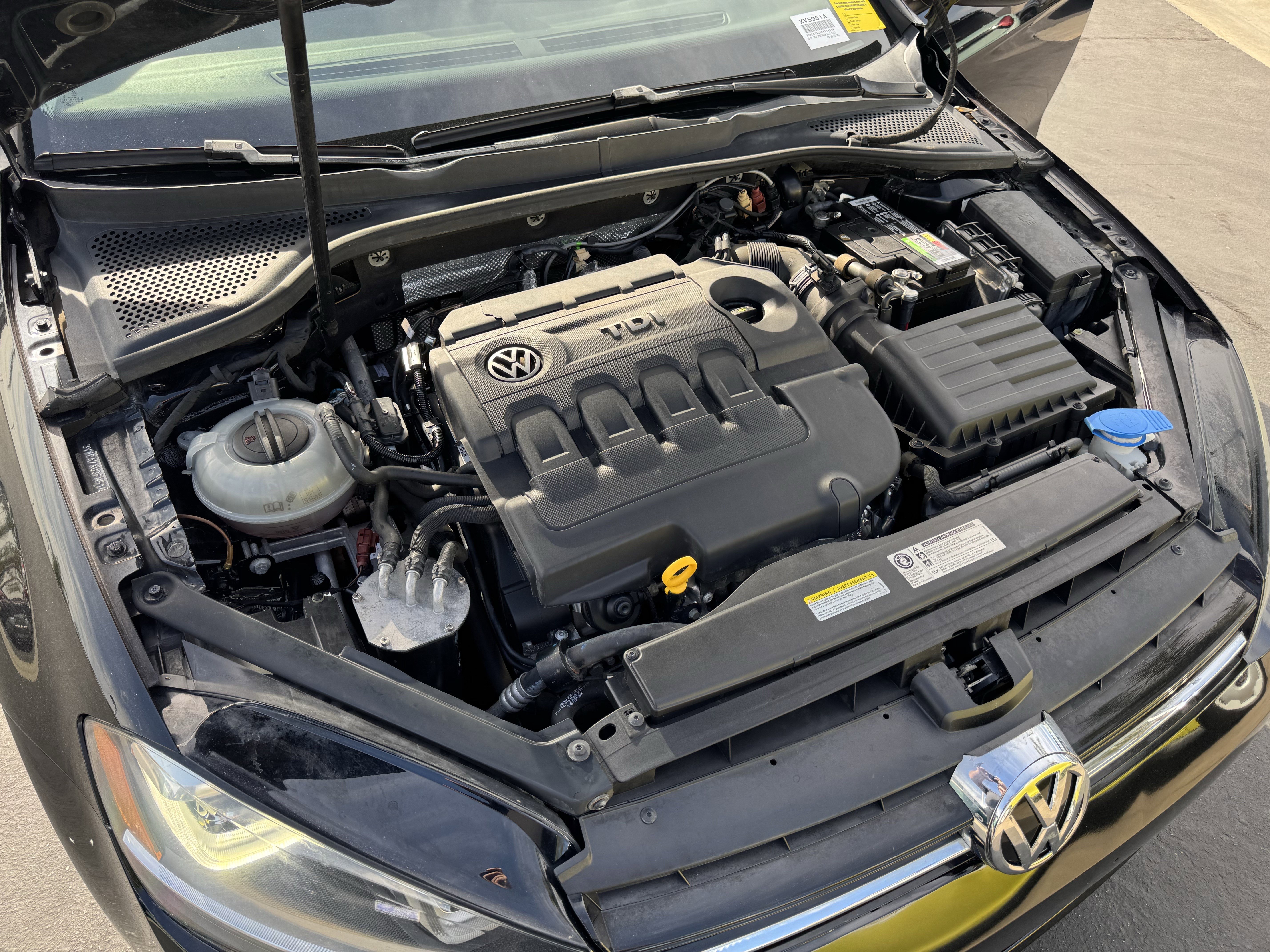 Used 2015 Volkswagen Golf TDI SEL w/ Lighting Package (SEL) image 33