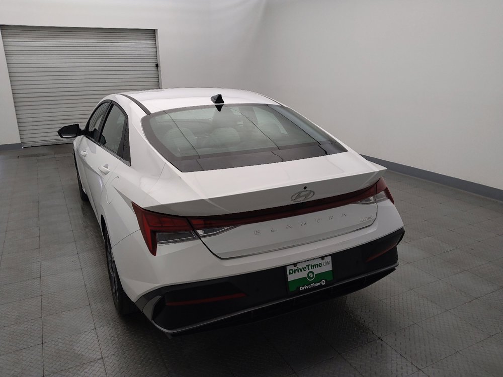 Used 2024 Hyundai Elantra Limited image 6