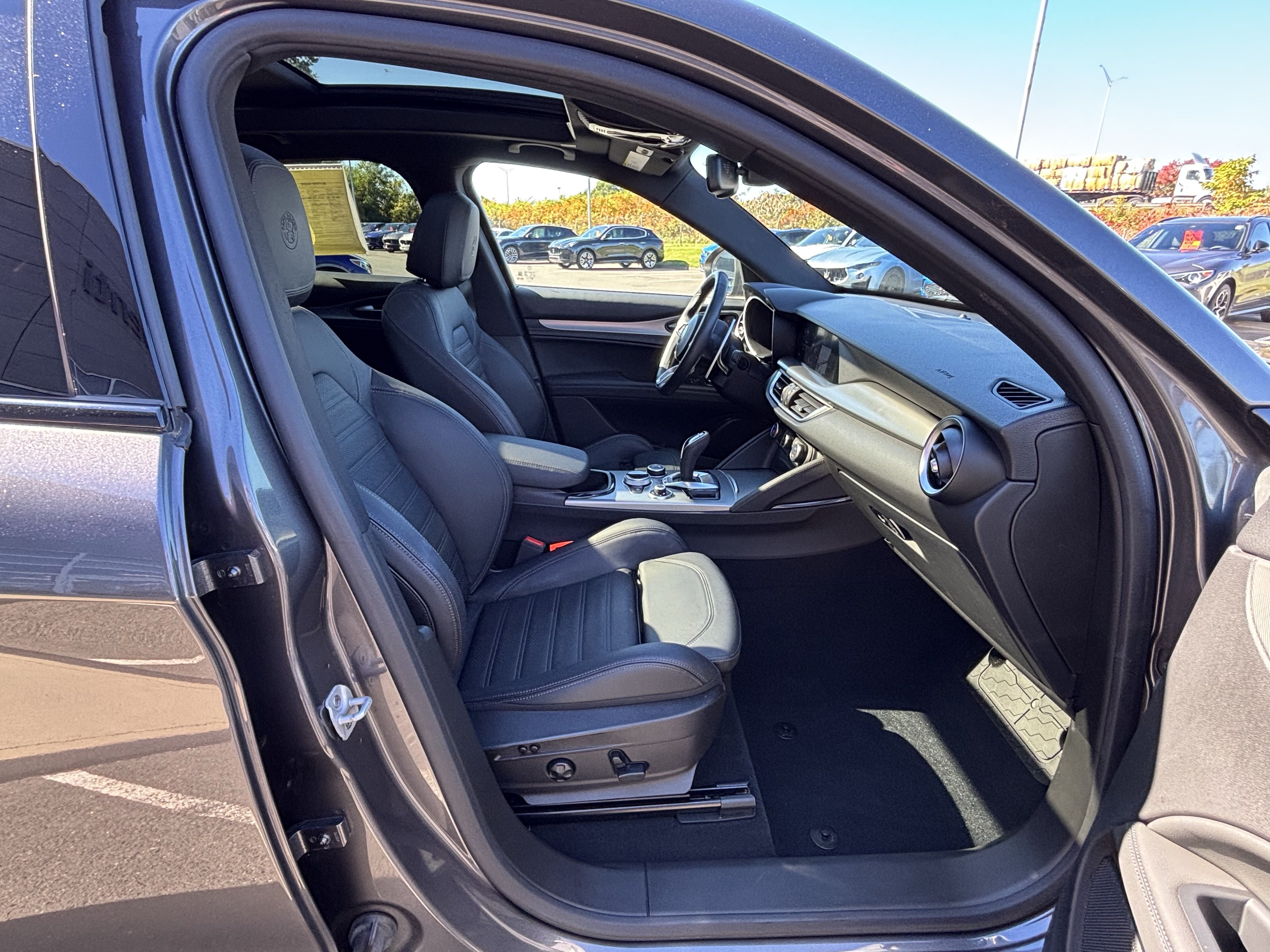 Certified 2024 Alfa Romeo Stelvio Veloce AWD/4WD image 34