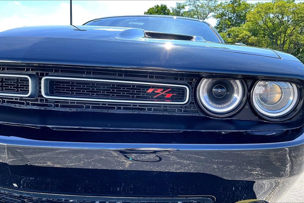 Used 2015 Dodge Challenger R/T w/ Quick Order Package 22B R/T RWD image 8