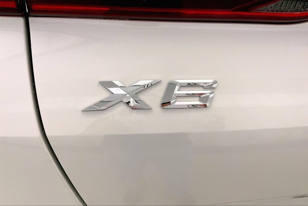 Certified 2026 BMW X6 xDrive40i w/ Climate Comfort Package AWD/4WD image 7