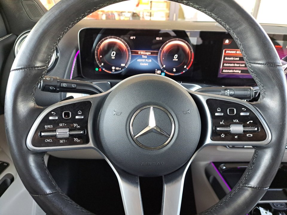 Used 2022 Mercedes-Benz GLB 250 4MATIC image 30