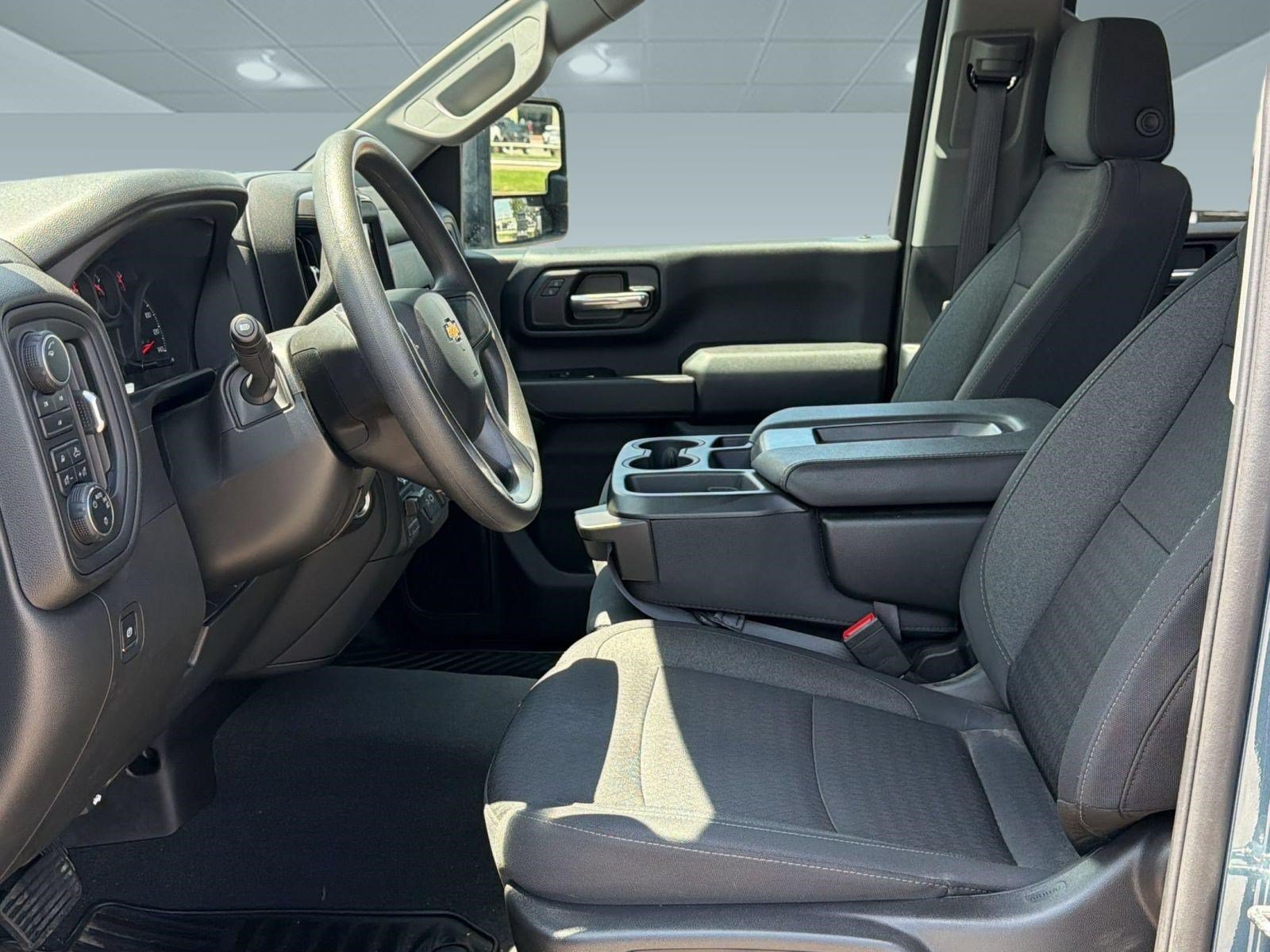 Used 2025 Chevrolet Silverado 2500 Custom w/ Custom Value Package AWD/4WD image 5