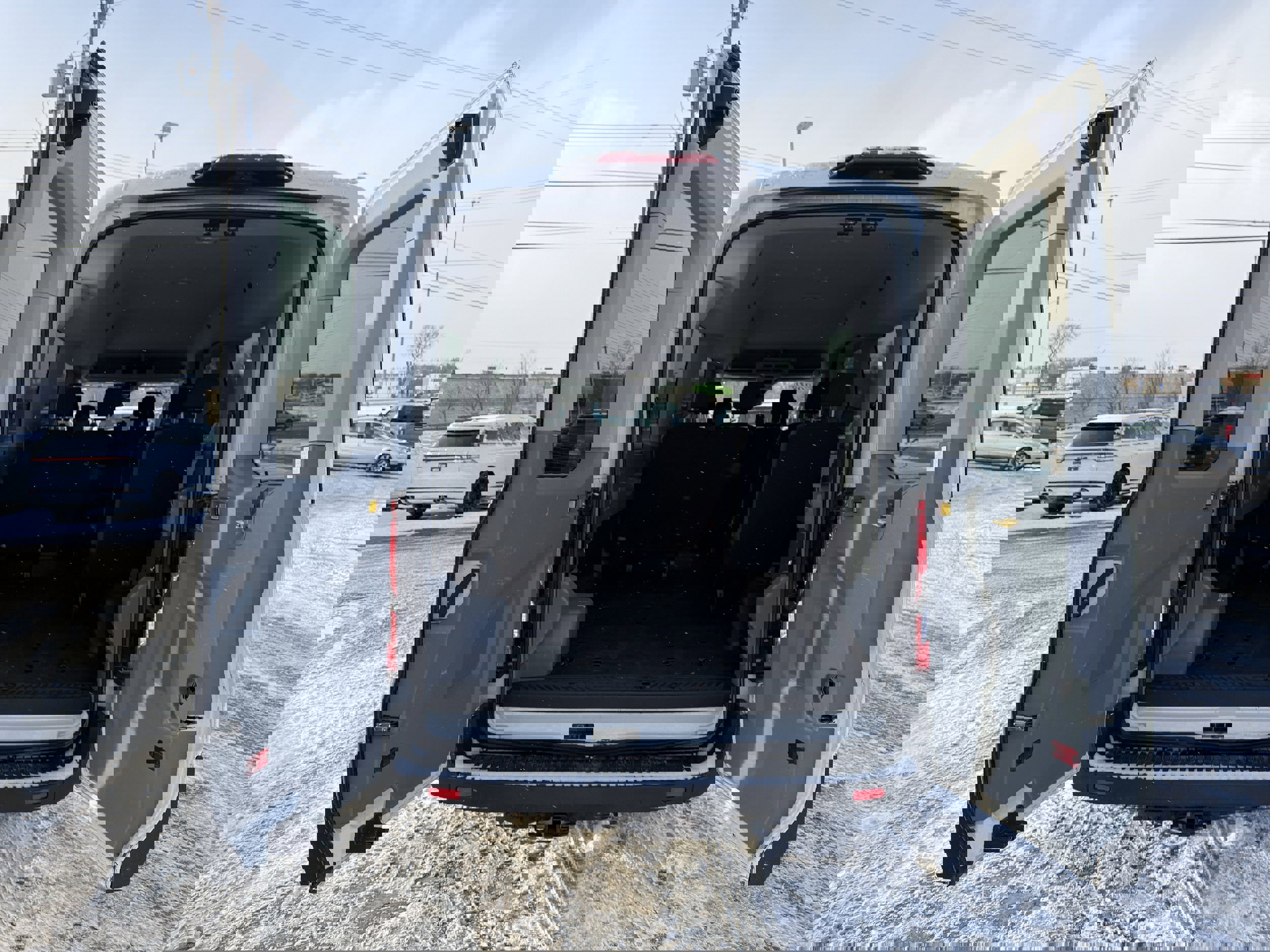 Used 2018 Ford Transit 350 XL image 19