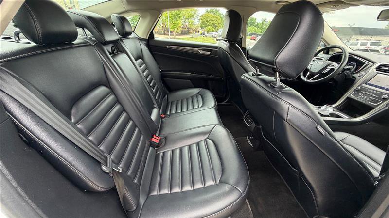 Used 2020 Ford Fusion SEL FWD image 17