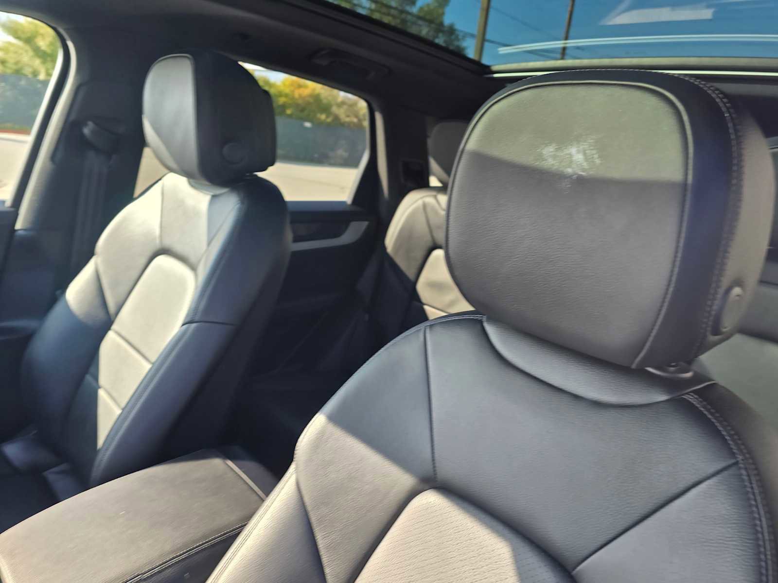 Used 2024 Porsche Cayenne image 25