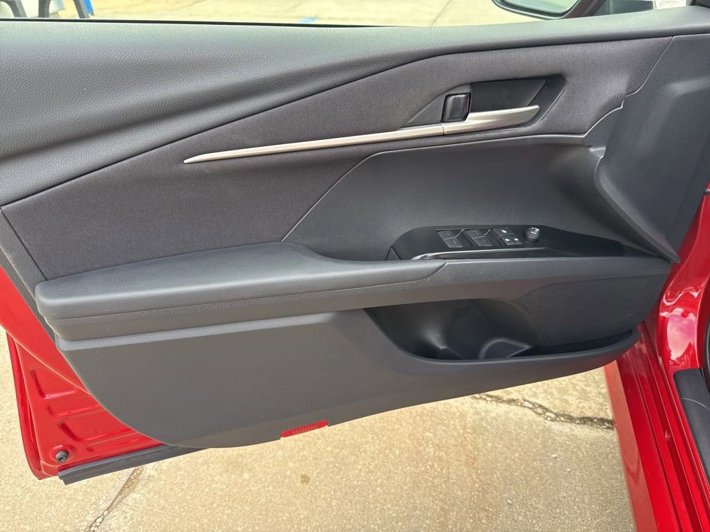 Used 2025 Toyota Camry LE FWD image 7