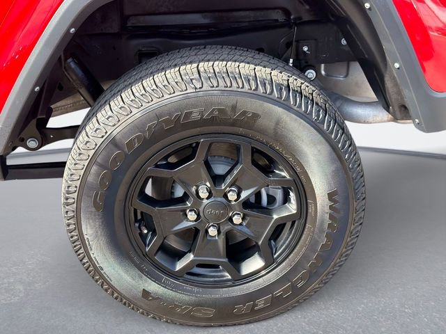 Used 2022 Jeep Gladiator Willys image 10