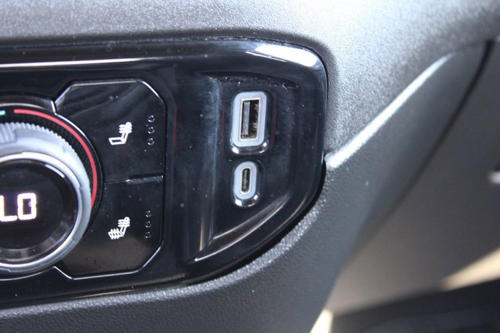 Used 2023 Chevrolet Silverado 1500 LT image 38