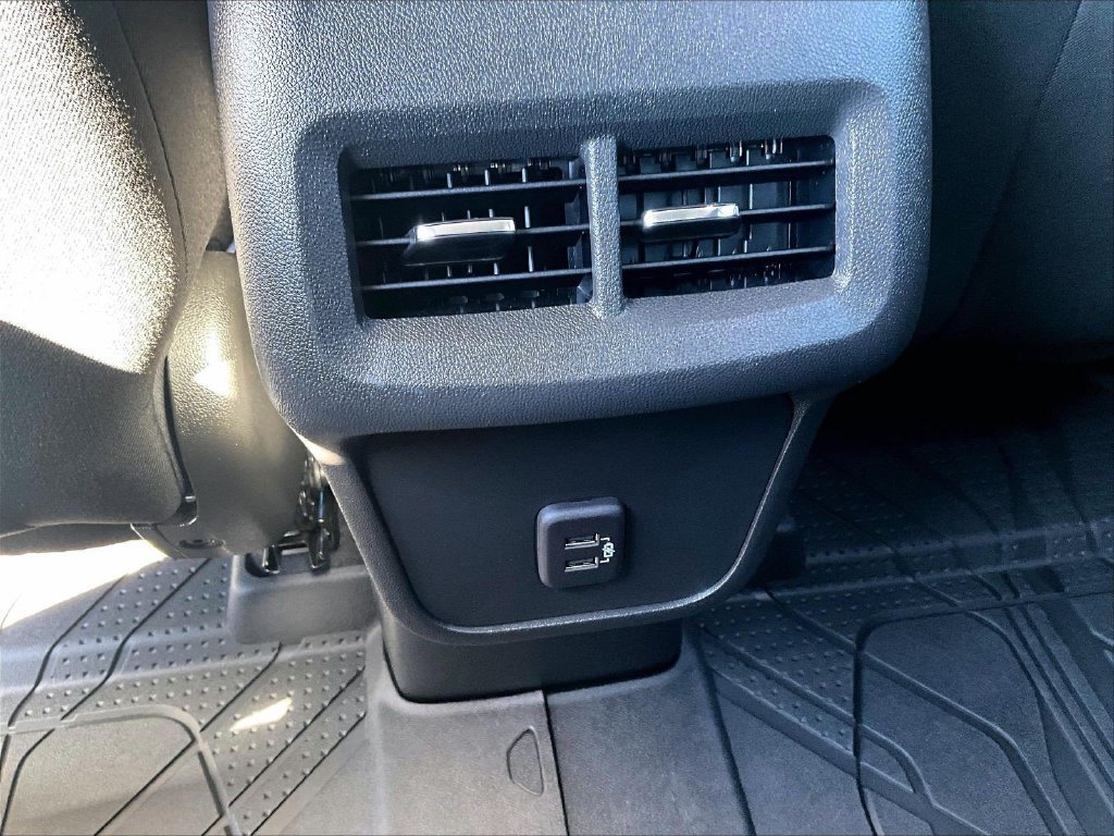 Used 2023 Chevrolet Equinox LT AWD/4WD image 29
