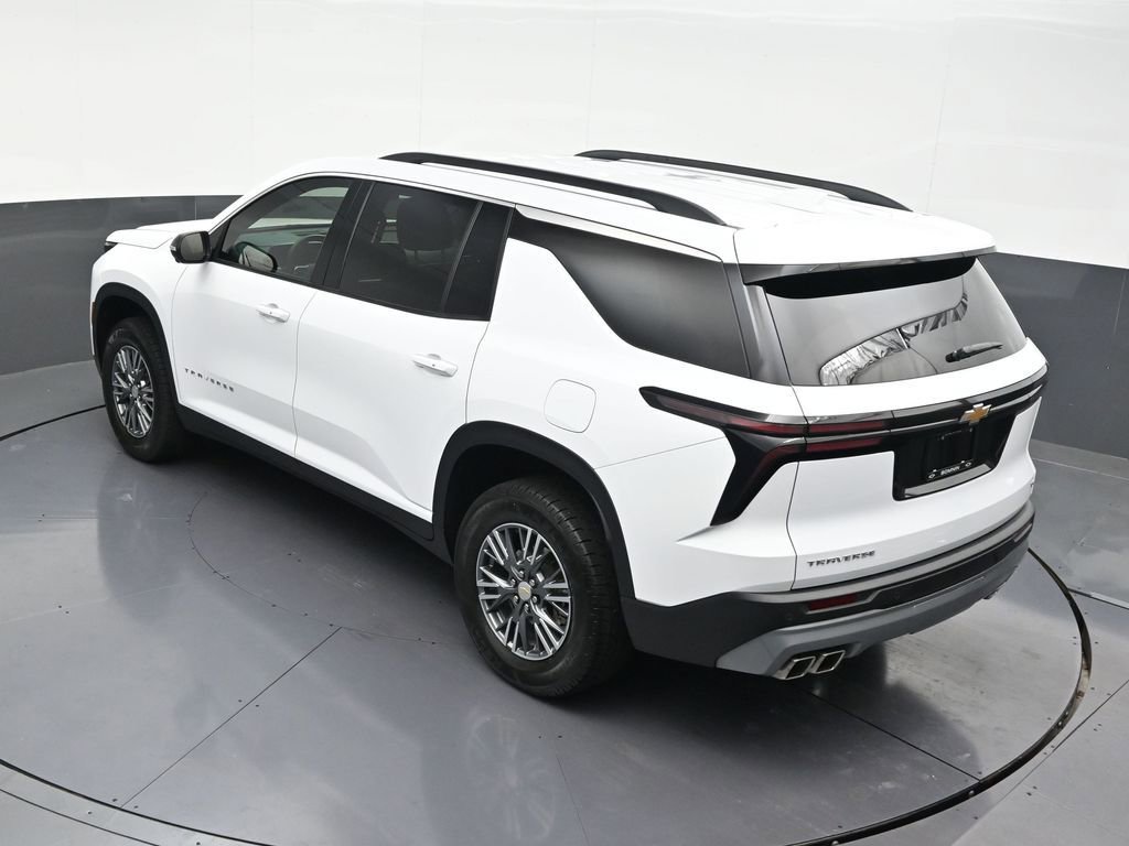 Used 2024 Chevrolet Traverse LT FWD image 17