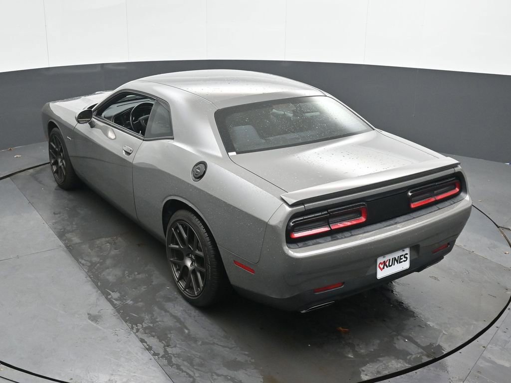 Used 2017 Dodge Challenger R/T image 38