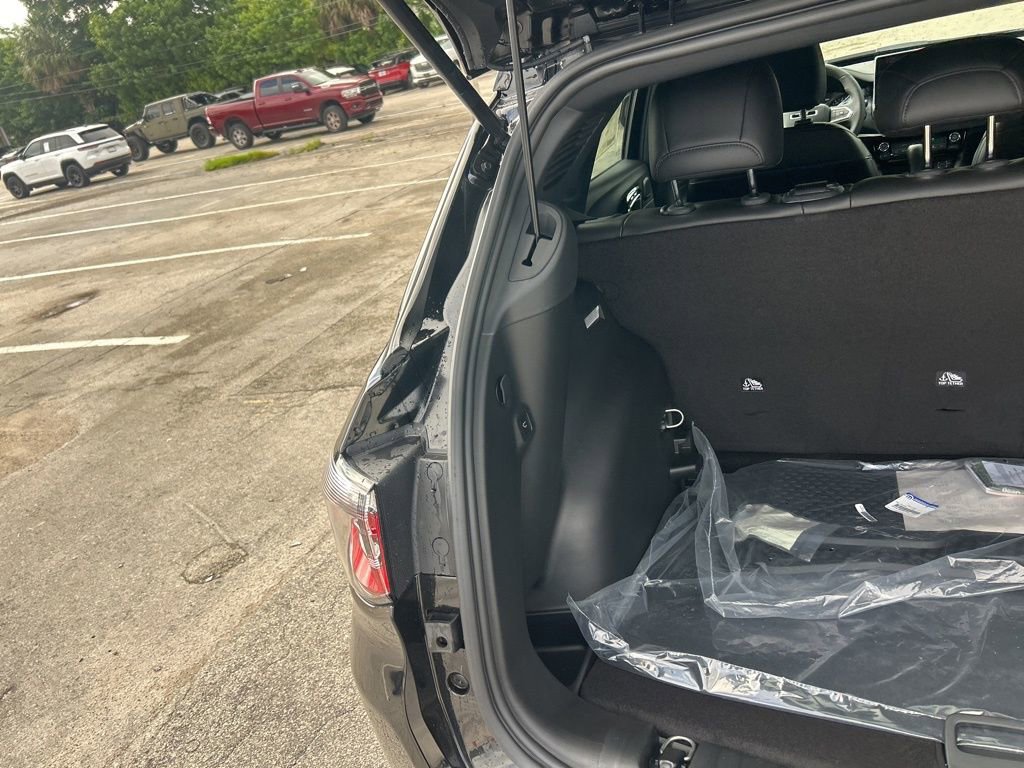New 2025 Jeep Compass Latitude w/ Sun & Sound Group image 30
