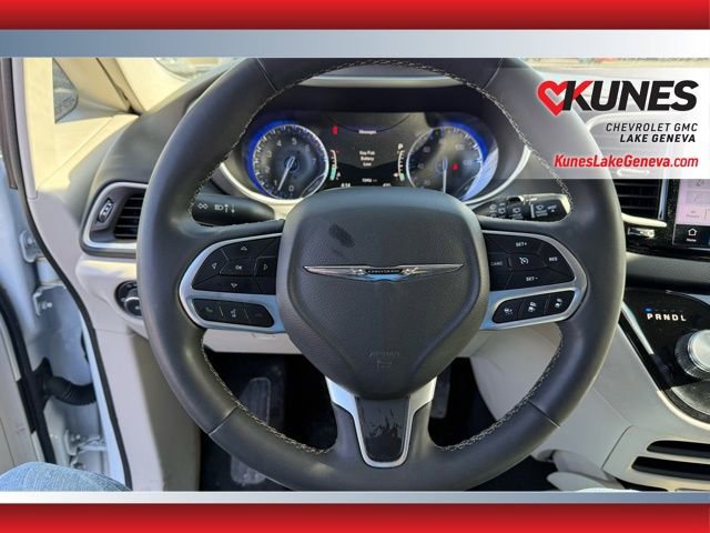 Used 2024 Chrysler Pacifica Touring-L image 20