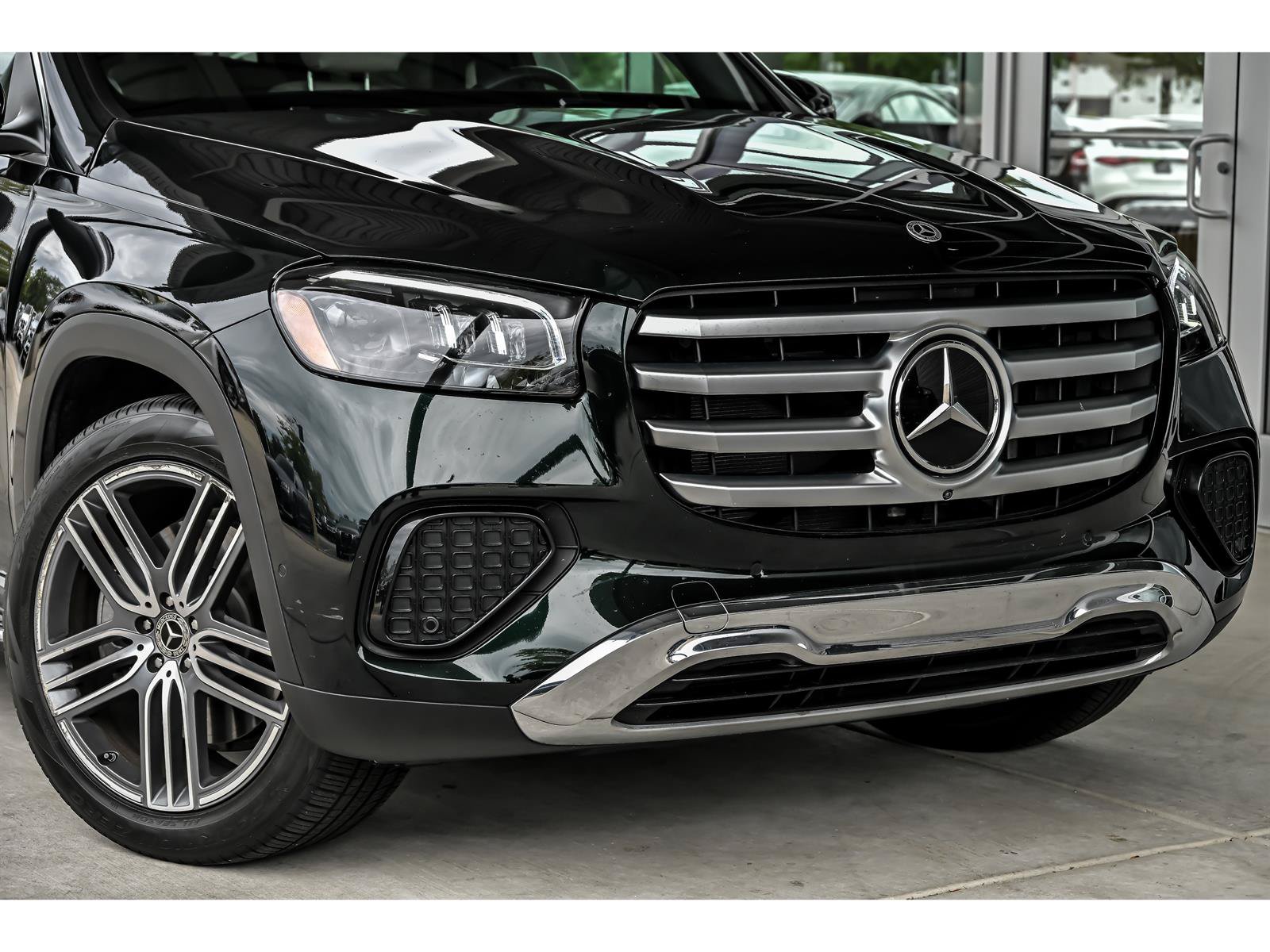 Certified 2024 Mercedes-Benz GLS 450 4MATIC image 2