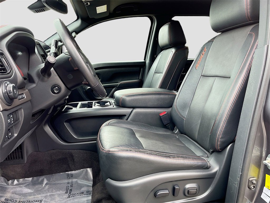 Used 2021 Nissan Titan PRO-4X w/ Pro-4x Convenience Package image 19
