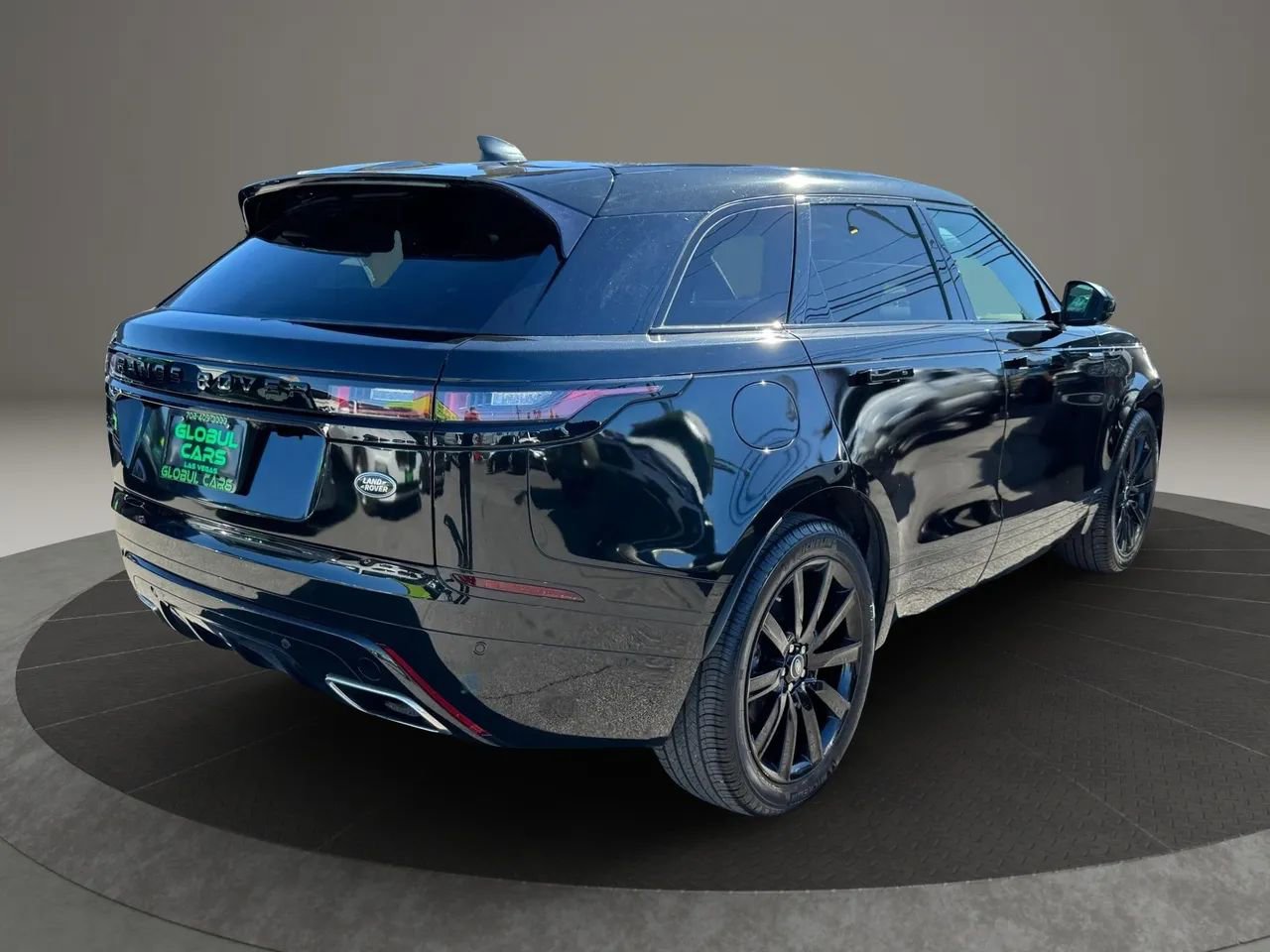 Used 2020 Land Rover Range Rover Velar R-Dynamic HSE AWD/4WD image 4