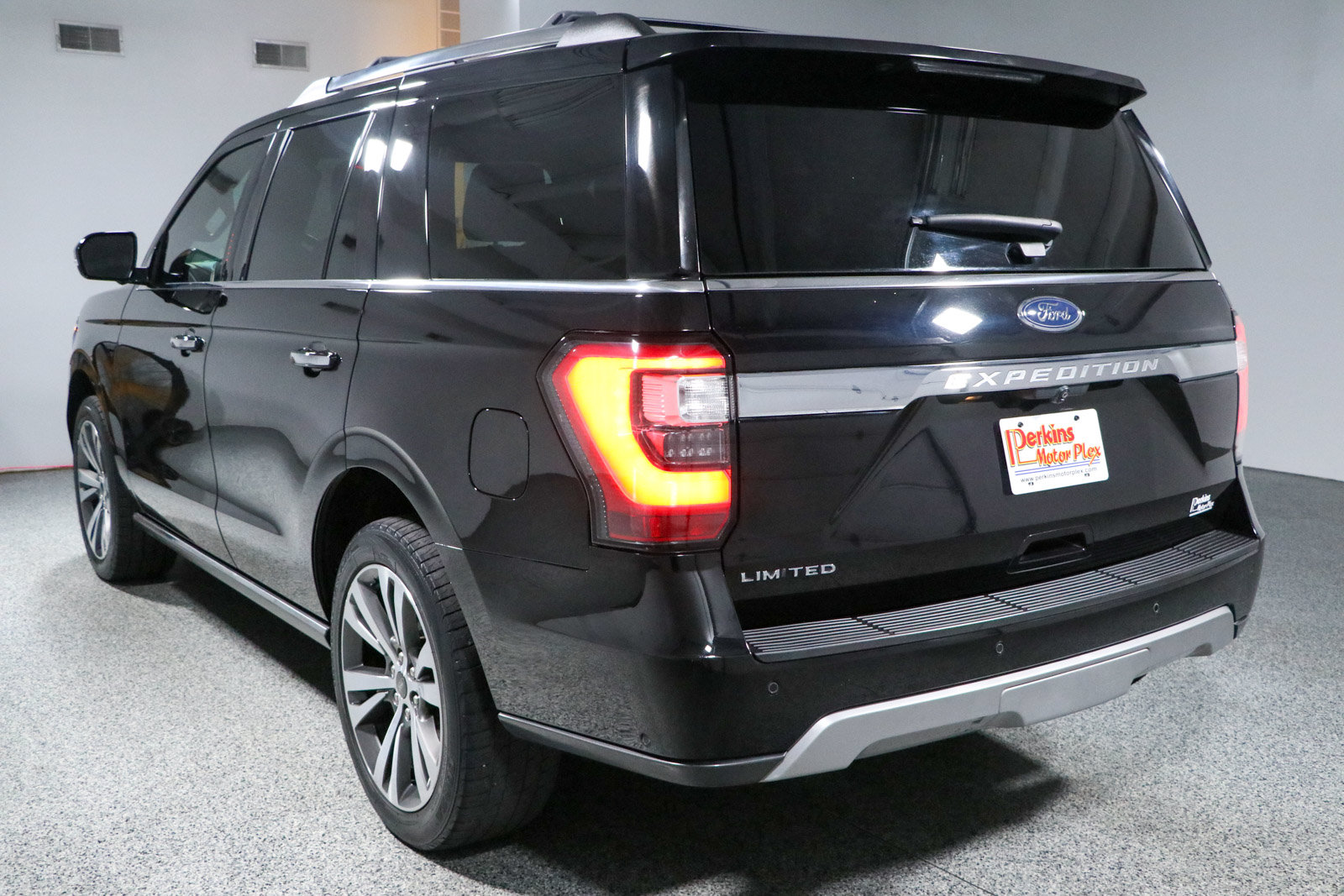 Used 2021 Ford Expedition Limited AWD/4WD image 9