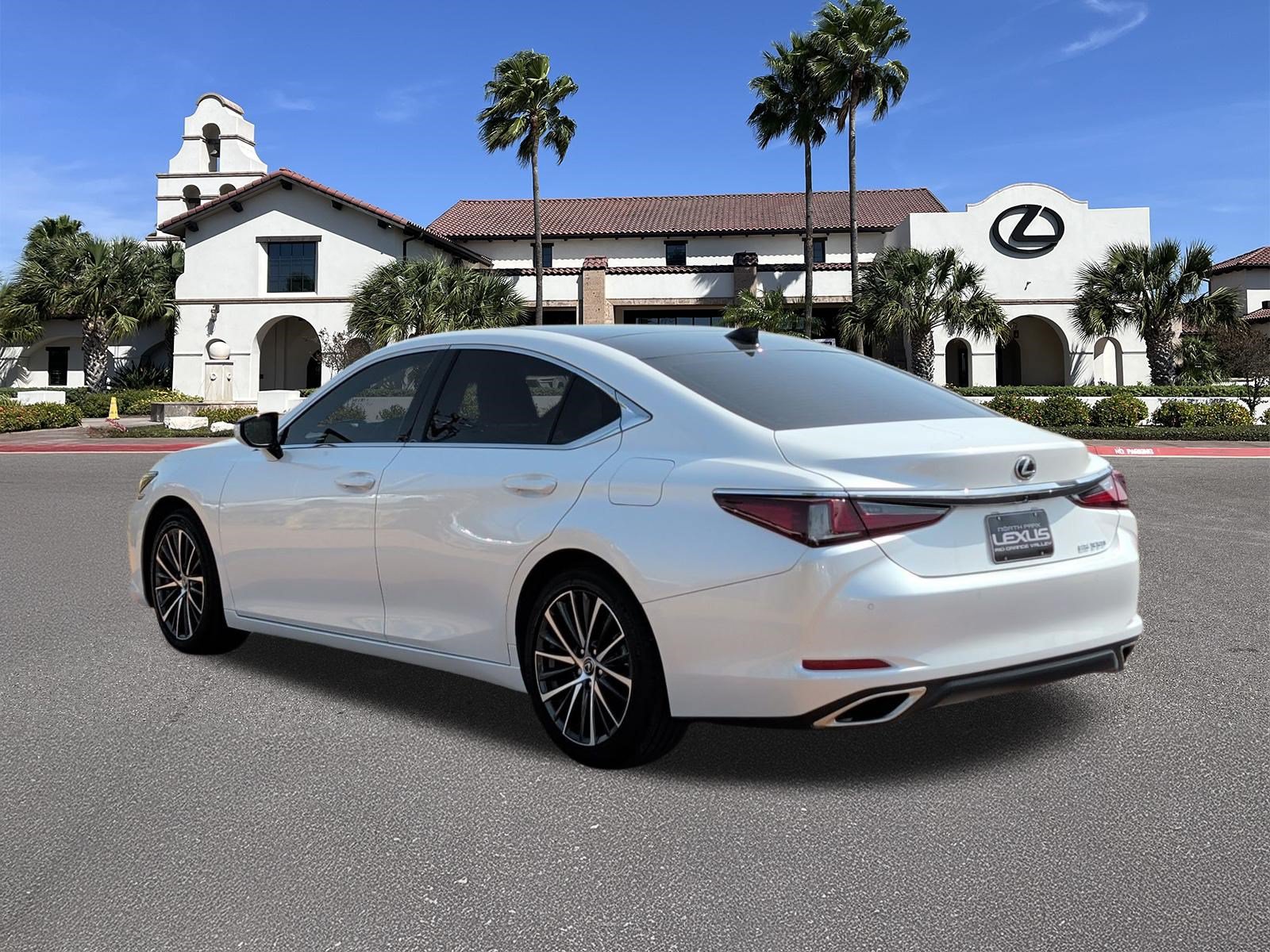 Used 2024 Lexus ES 350 w/ Premium Package FWD image 4