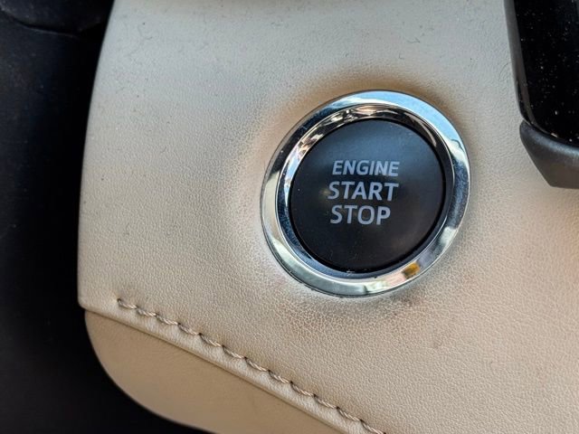 Used 2022 Toyota Highlander XLE image 19