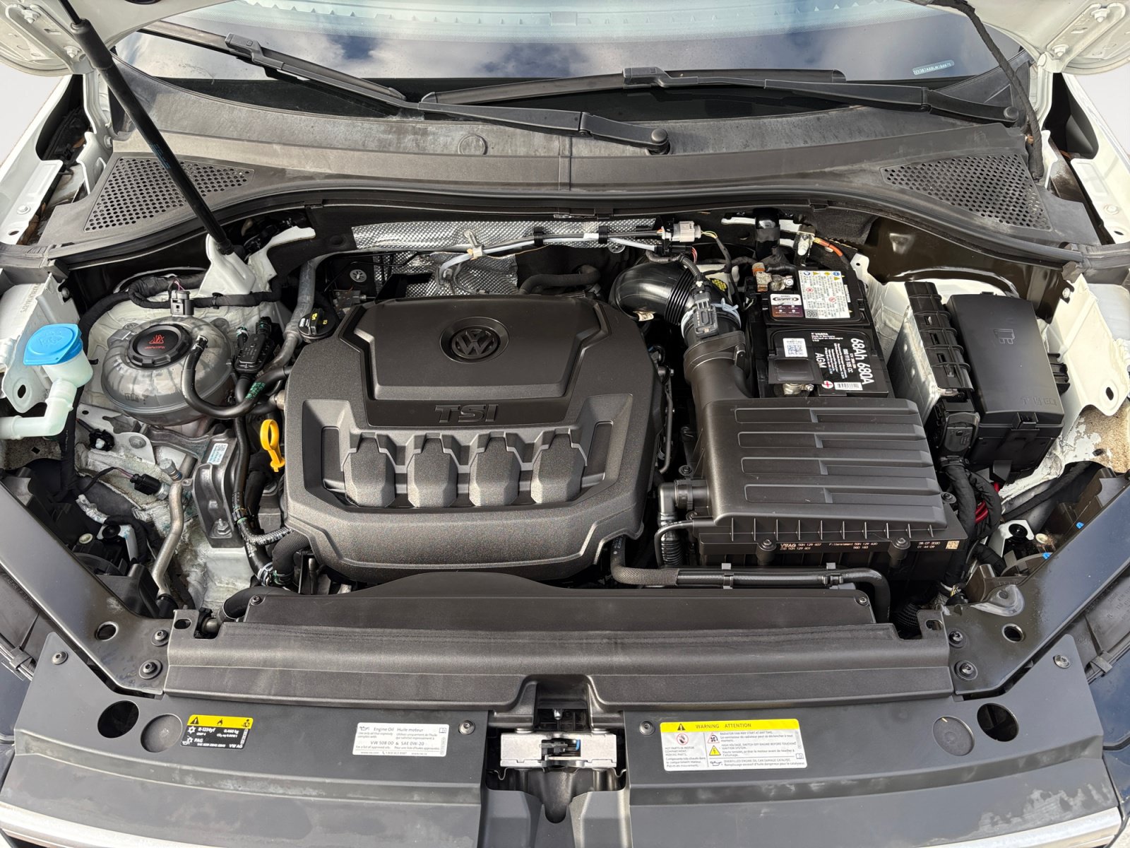 Used 2020 Volkswagen Tiguan SE R-Line FWD image 26