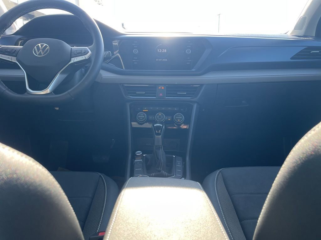 Used 2024 Volkswagen Taos SE image 23