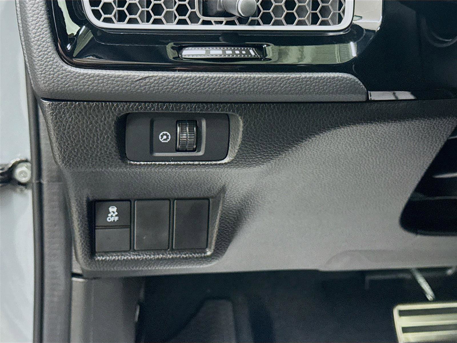 Certified 2025 Honda Civic Sport Touring image 9