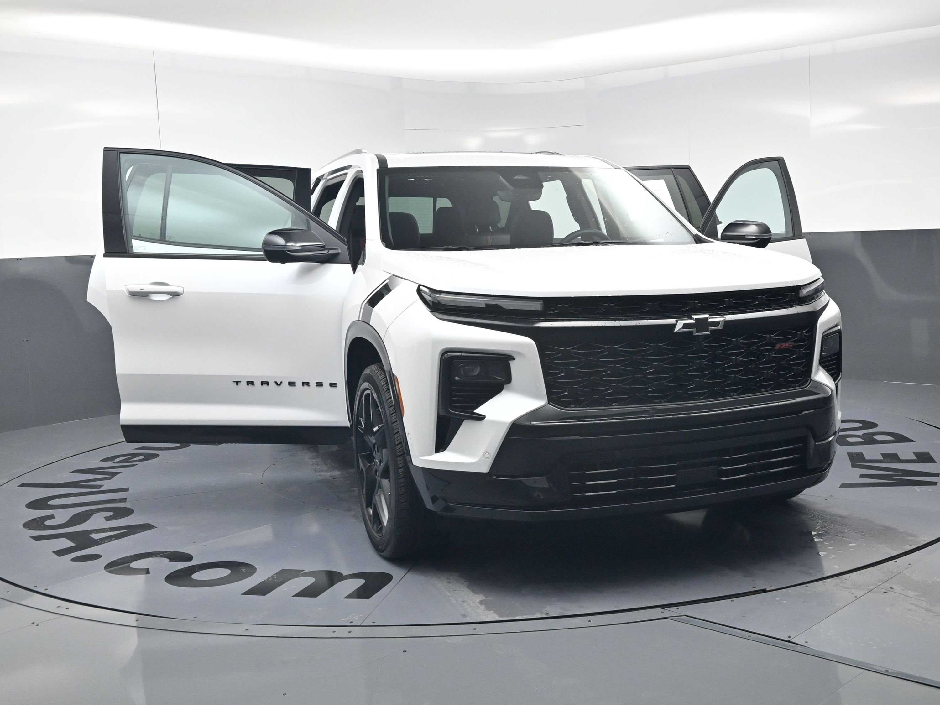 Used 2025 Chevrolet Traverse RS image 24