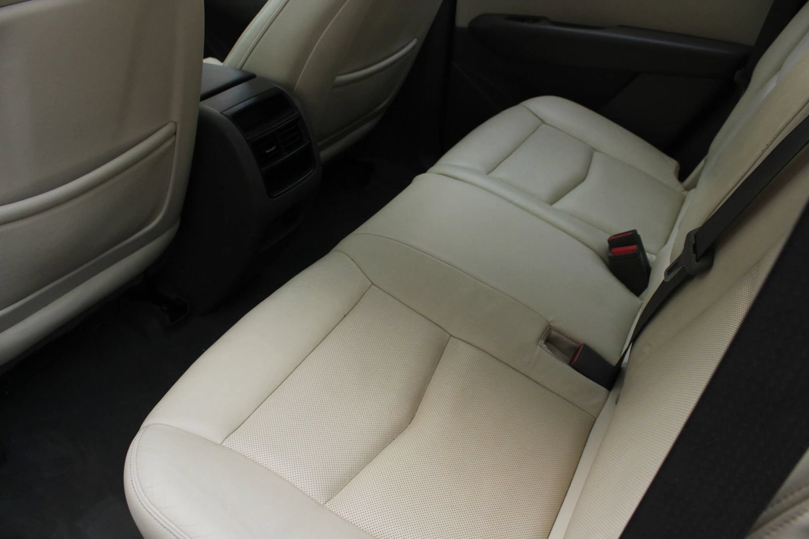 Used 2017 Cadillac XT5 Luxury w/ Driver Awareness Package AWD/4WD image 18