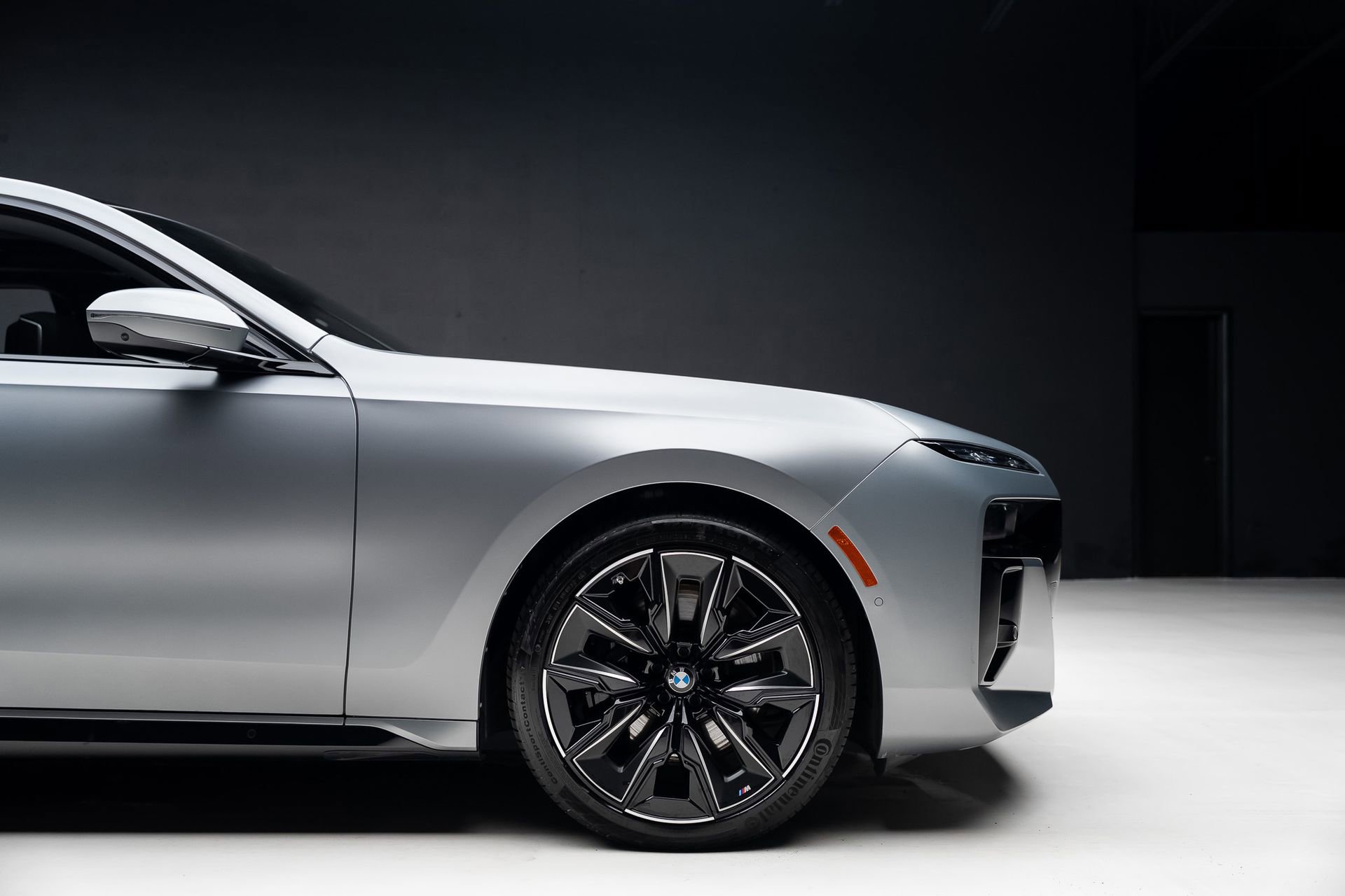 Used 2023 BMW 760i xDrive w/ Executive Package image 40