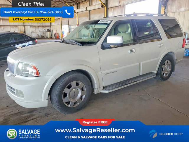 Used 2005 Lincoln Navigator 4WD image 1
