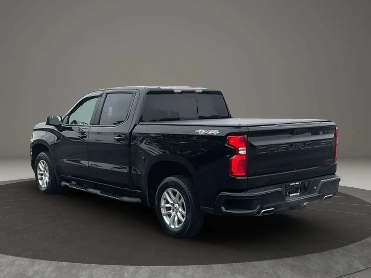 Used 2022 Chevrolet Silverado 1500 RST w/ Convenience Package II AWD/4WD image 3