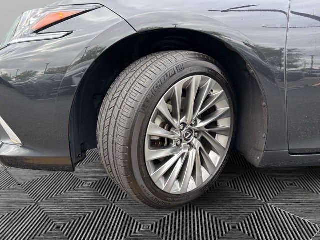 Used 2023 Lexus ES 350 Ultra Luxury w/ Accessory Package (Z2) FWD image 29