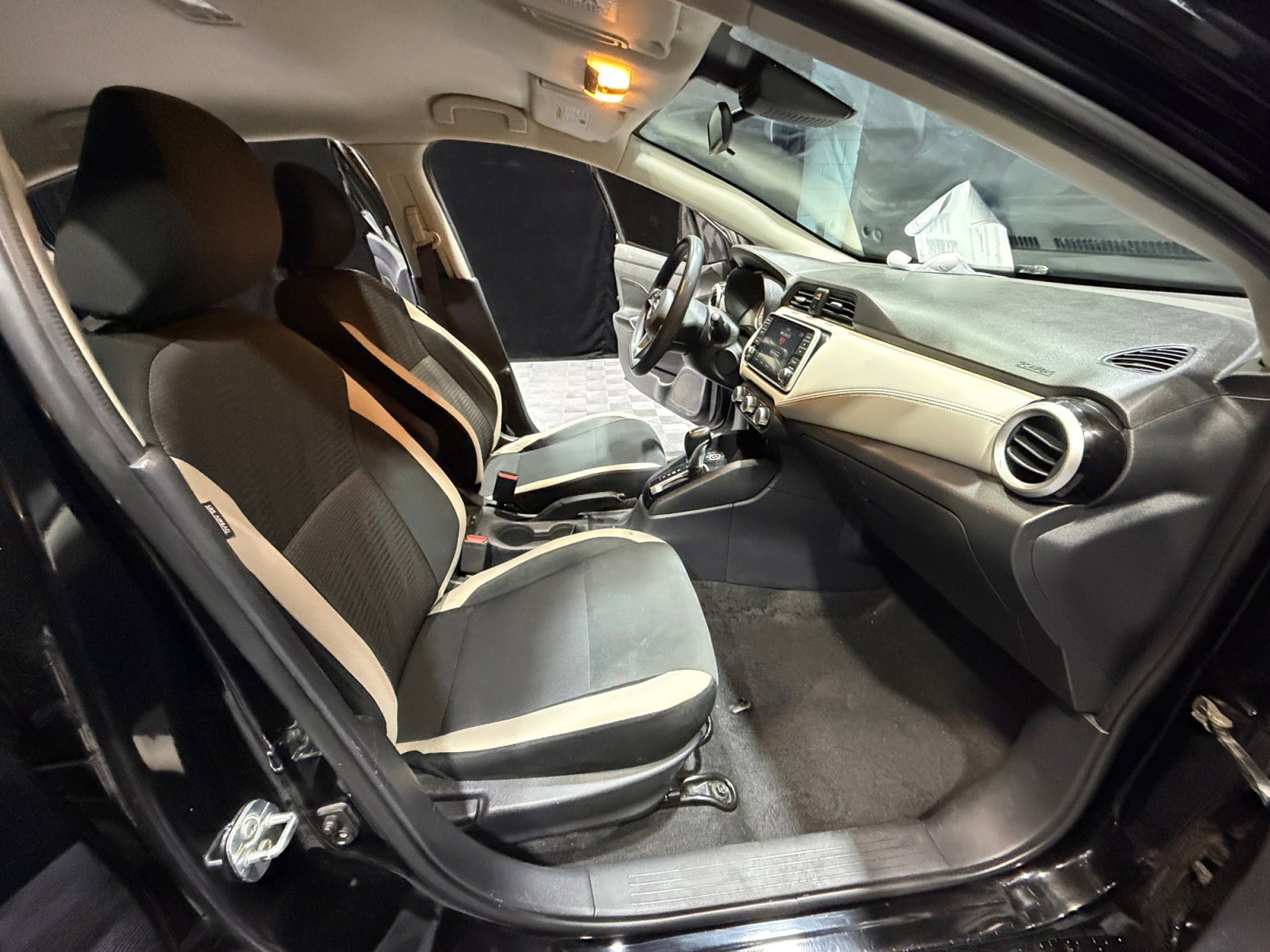 Used 2020 Nissan Versa SV image 19