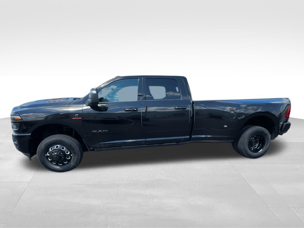 New 2026 RAM 3500 Laramie AWD/4WD image 5