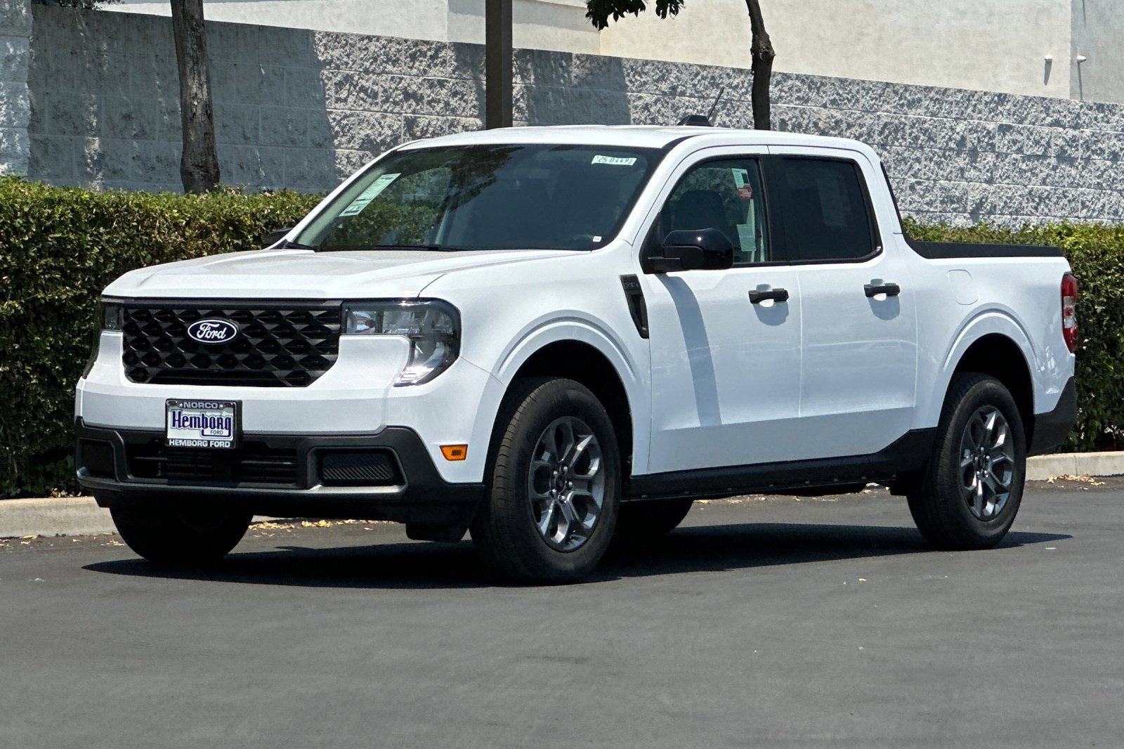 New 2025 Ford Maverick XLT w/ XLT Luxury Package image 8