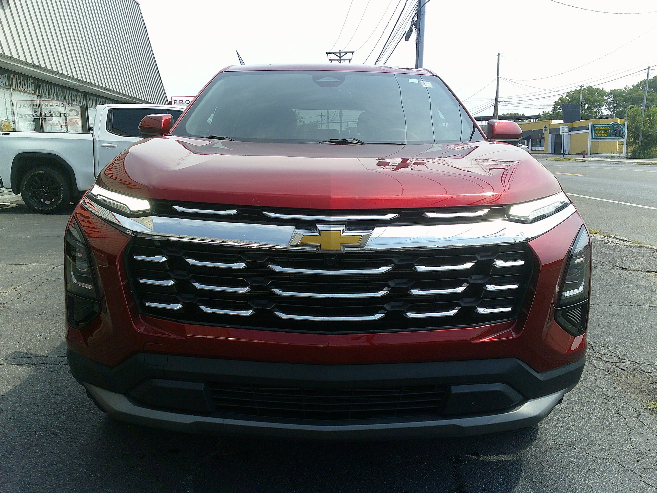 Used 2026 Chevrolet Equinox LT AWD/4WD image 8