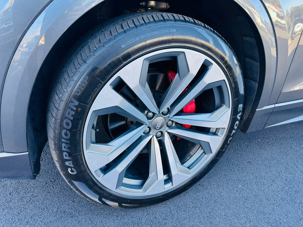 Used 2019 Audi Q8 Prestige image 12