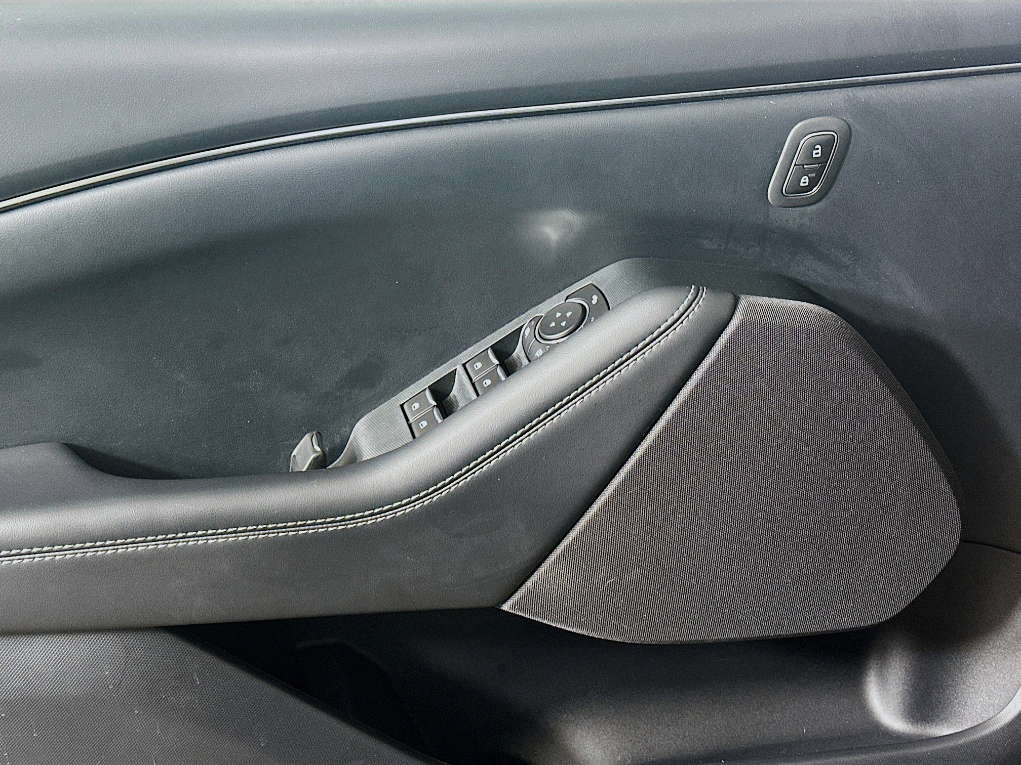 Used 2021 Ford Mustang Mach-E Select image 15