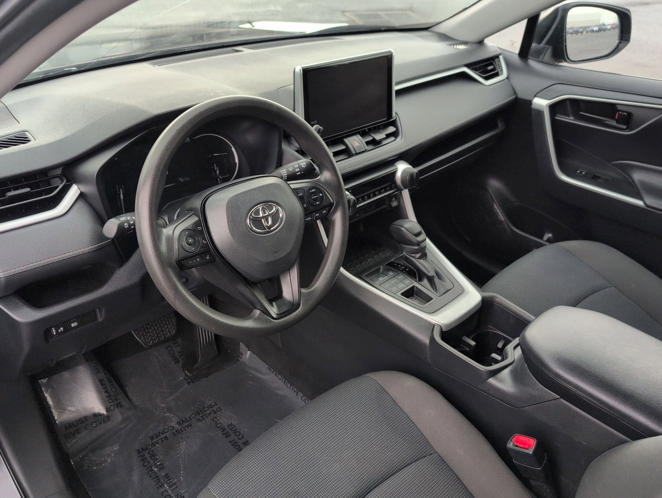 Used 2023 Toyota RAV4 LE image 9