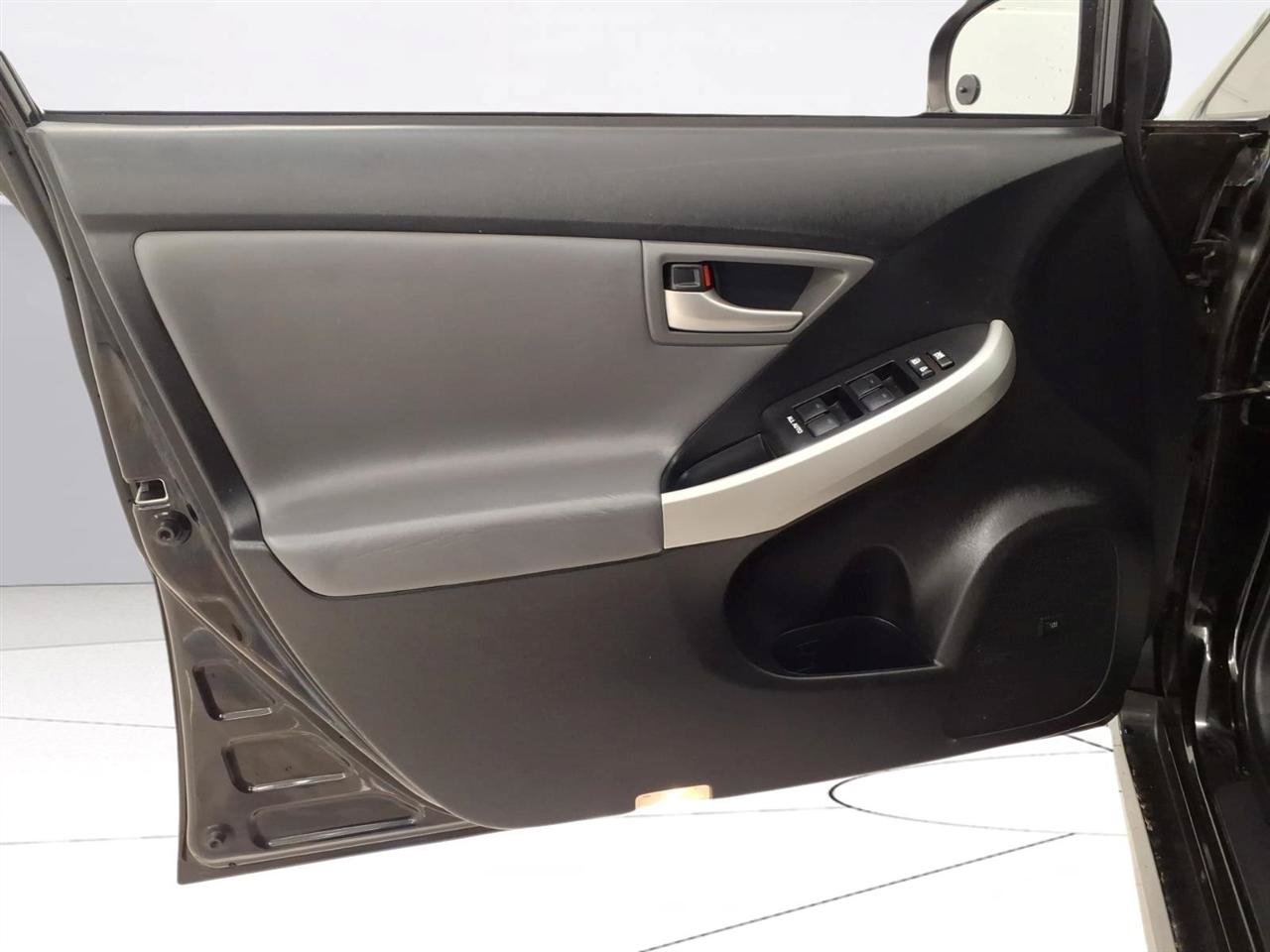 Used 2015 Toyota Prius Four FWD image 8