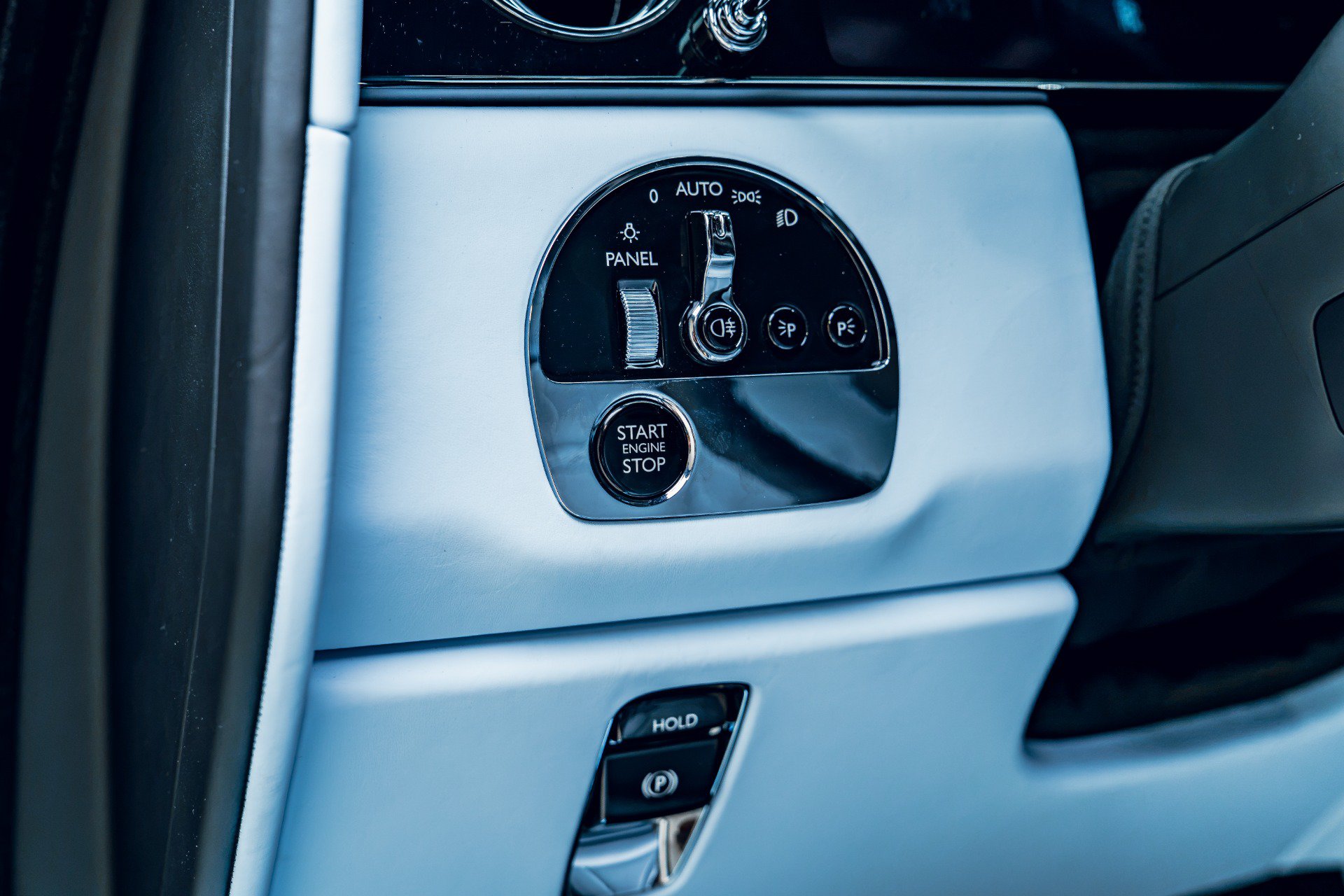 Used 2026 Rolls-Royce Cullinan AWD/4WD image 40
