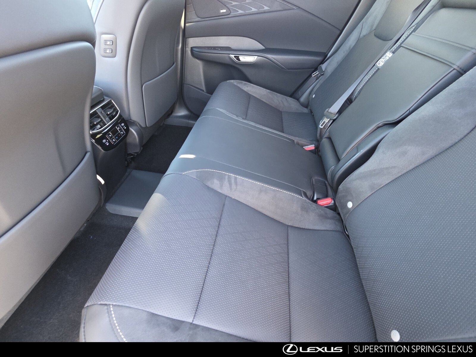 New 2026 Lexus RX 450h AWD image 24