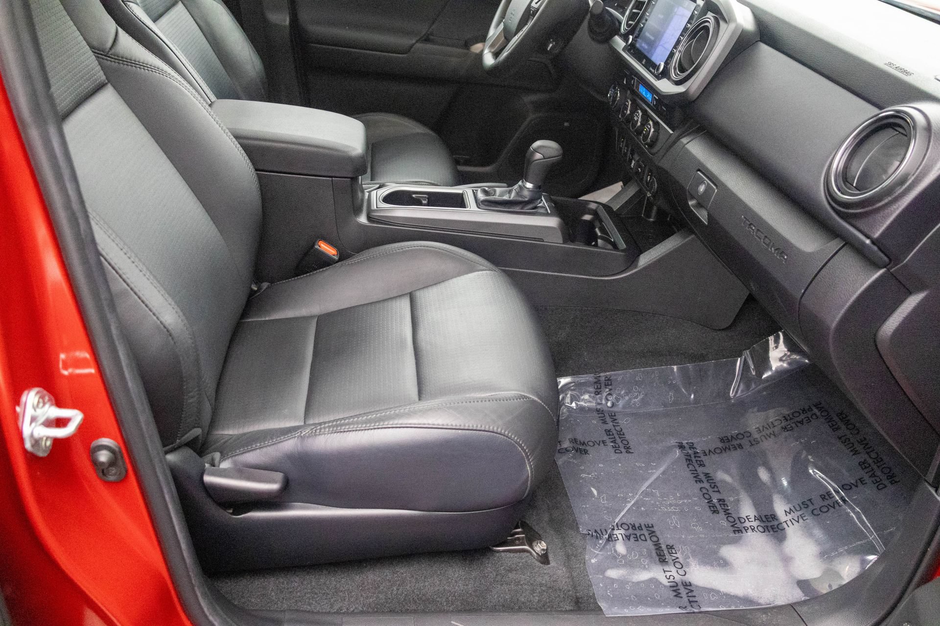 Used 2023 Toyota Tacoma TRD Sport w/ TRD Premium Sport Package AWD/4WD image 31