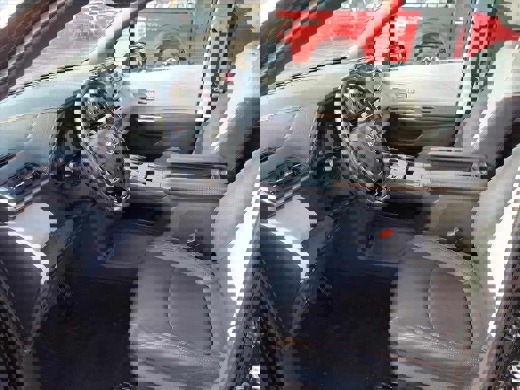 Used 2022 Toyota Sienna XSE image 11