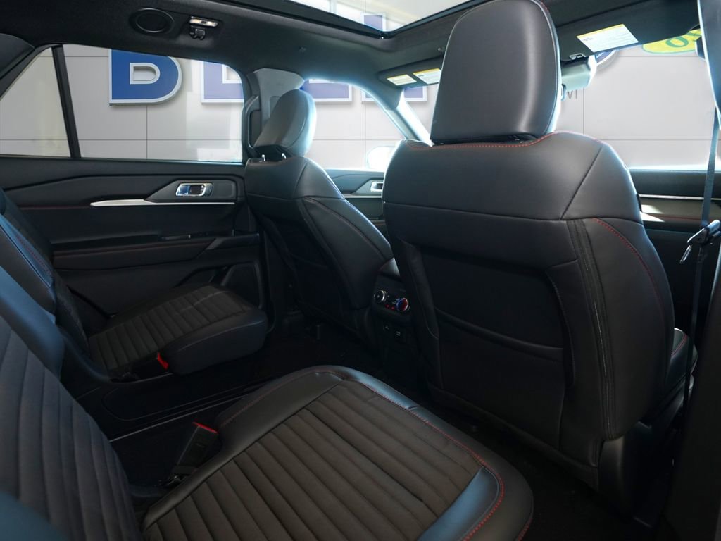 New 2026 Ford Explorer ST-Line w/ ST-Line Street Pack image 11
