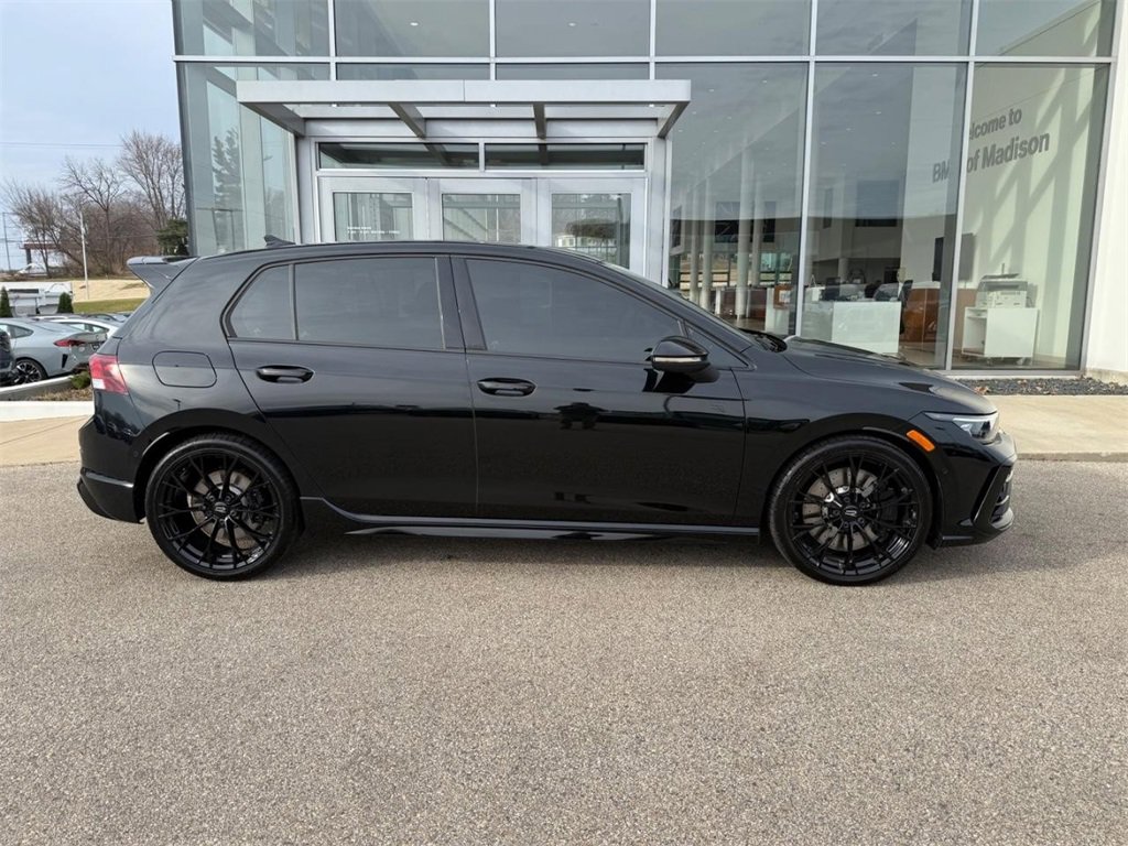 Used 2025 Volkswagen Golf R Black Edition image 2